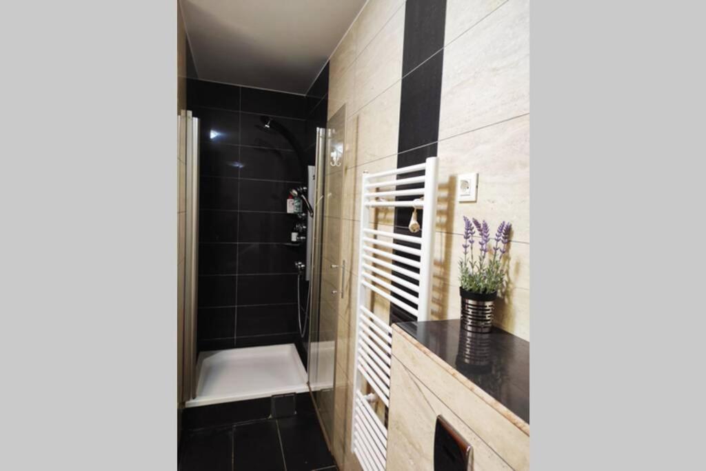 Spacious Apartment Near City Center And The Beach Split Exterior foto
