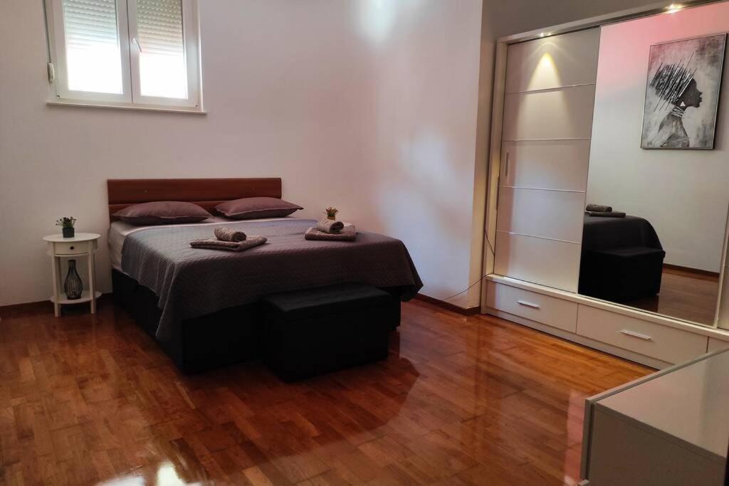 Spacious Apartment Near City Center And The Beach Split Exterior foto